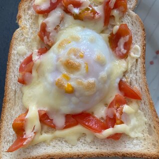 半熟卵プチトマト♪トースト